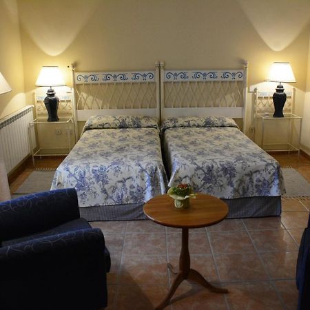 Hostal Rural Cumbres De Castilla Mandayona Buitenkant foto