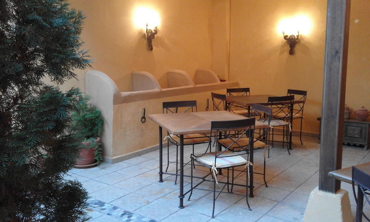 Hostal Rural Cumbres De Castilla Mandayona Buitenkant foto