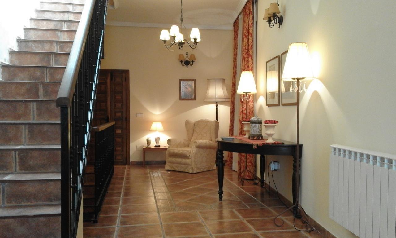 Hostal Rural Cumbres De Castilla Mandayona Buitenkant foto