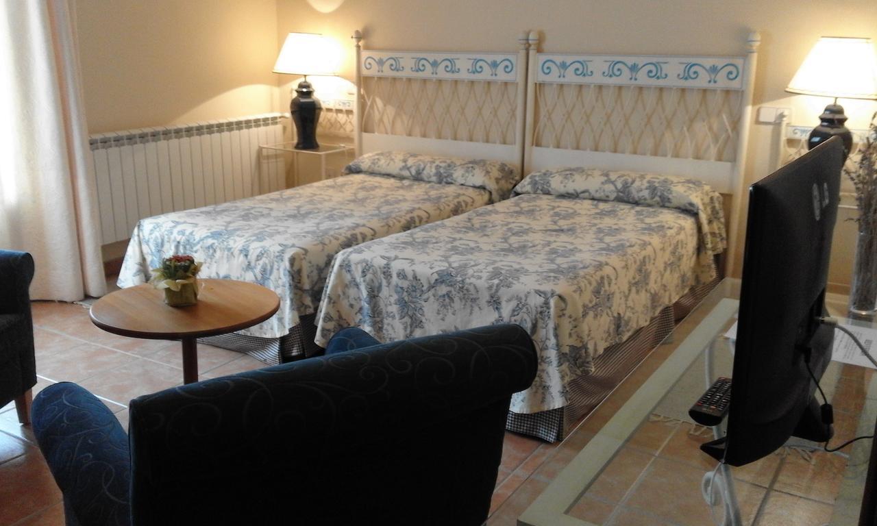Hostal Rural Cumbres De Castilla Mandayona Buitenkant foto