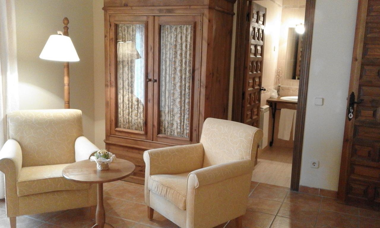 Hostal Rural Cumbres De Castilla Mandayona Buitenkant foto