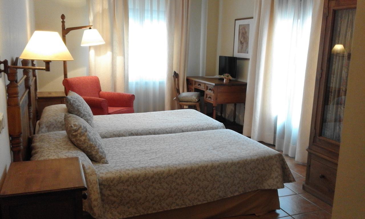 Hostal Rural Cumbres De Castilla Mandayona Buitenkant foto