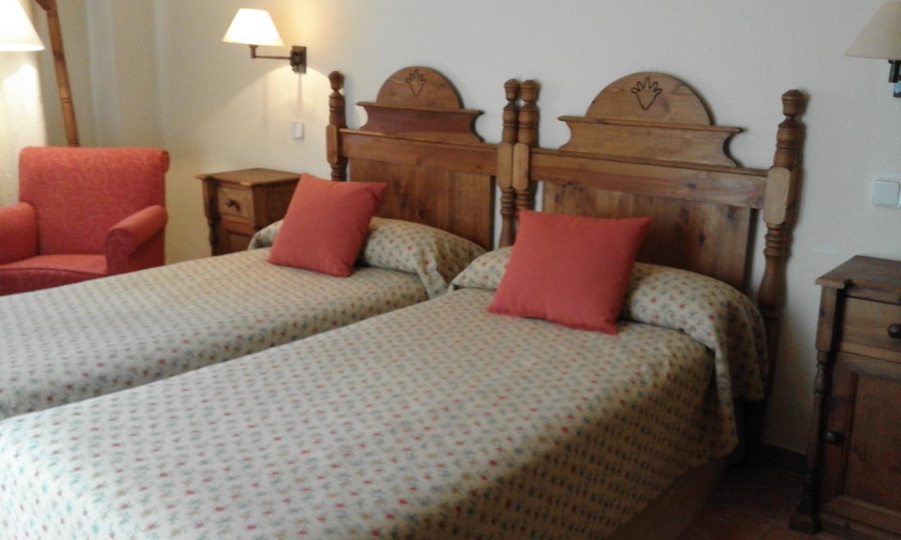 Hostal Rural Cumbres De Castilla Mandayona Buitenkant foto