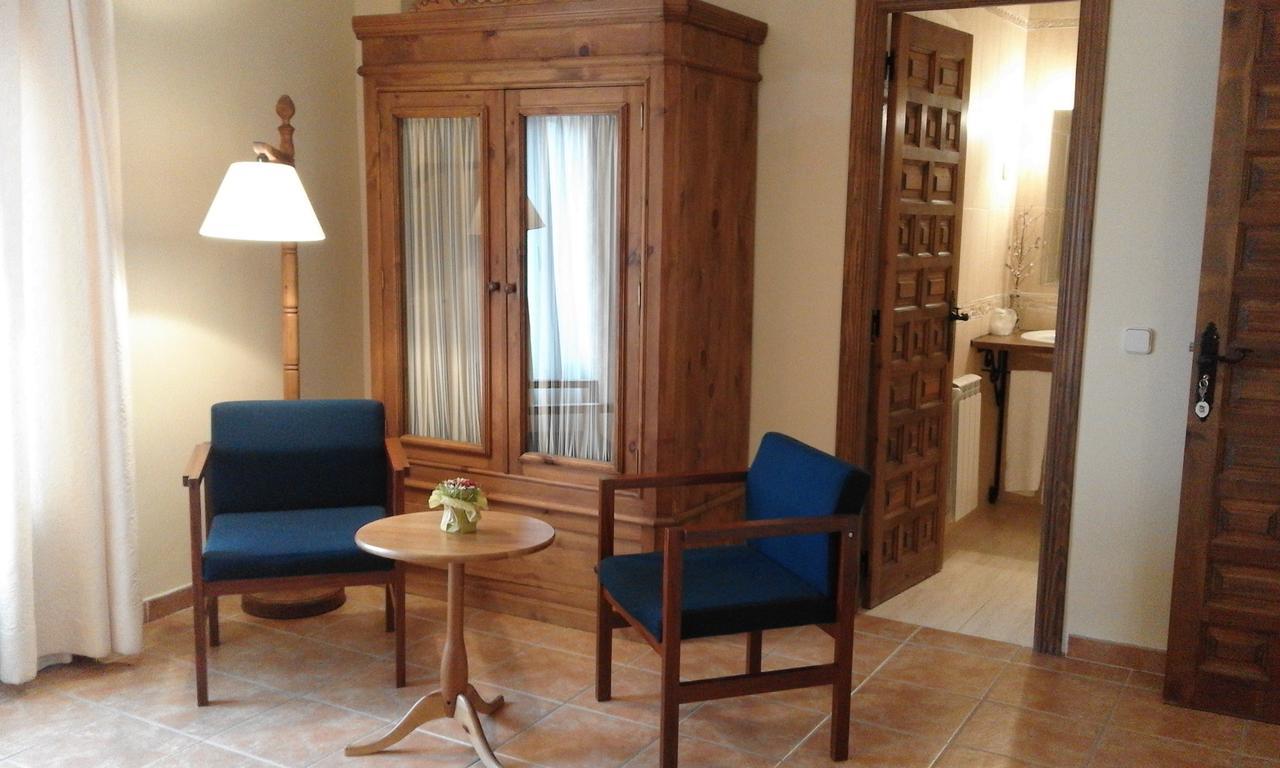 Hostal Rural Cumbres De Castilla Mandayona Buitenkant foto