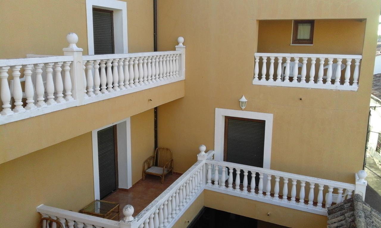 Hostal Rural Cumbres De Castilla Mandayona Buitenkant foto