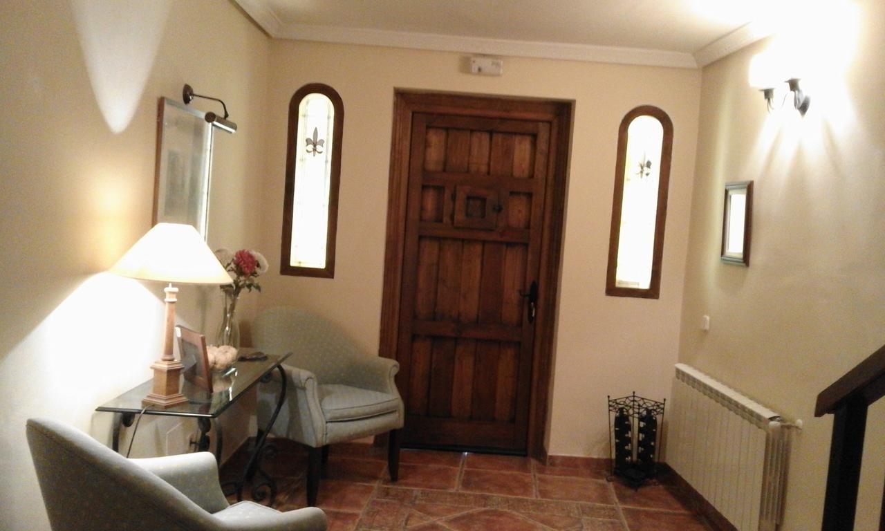 Hostal Rural Cumbres De Castilla Mandayona Buitenkant foto