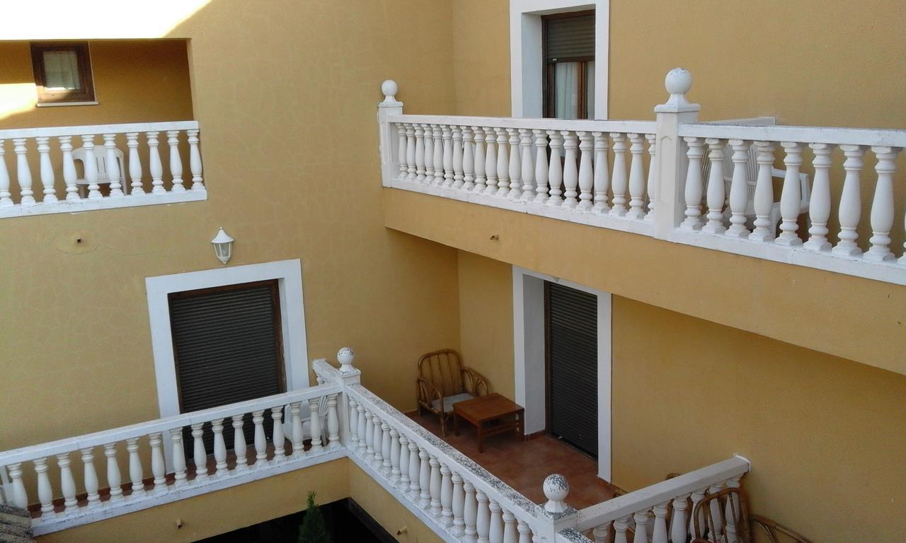 Hostal Rural Cumbres De Castilla Mandayona Buitenkant foto