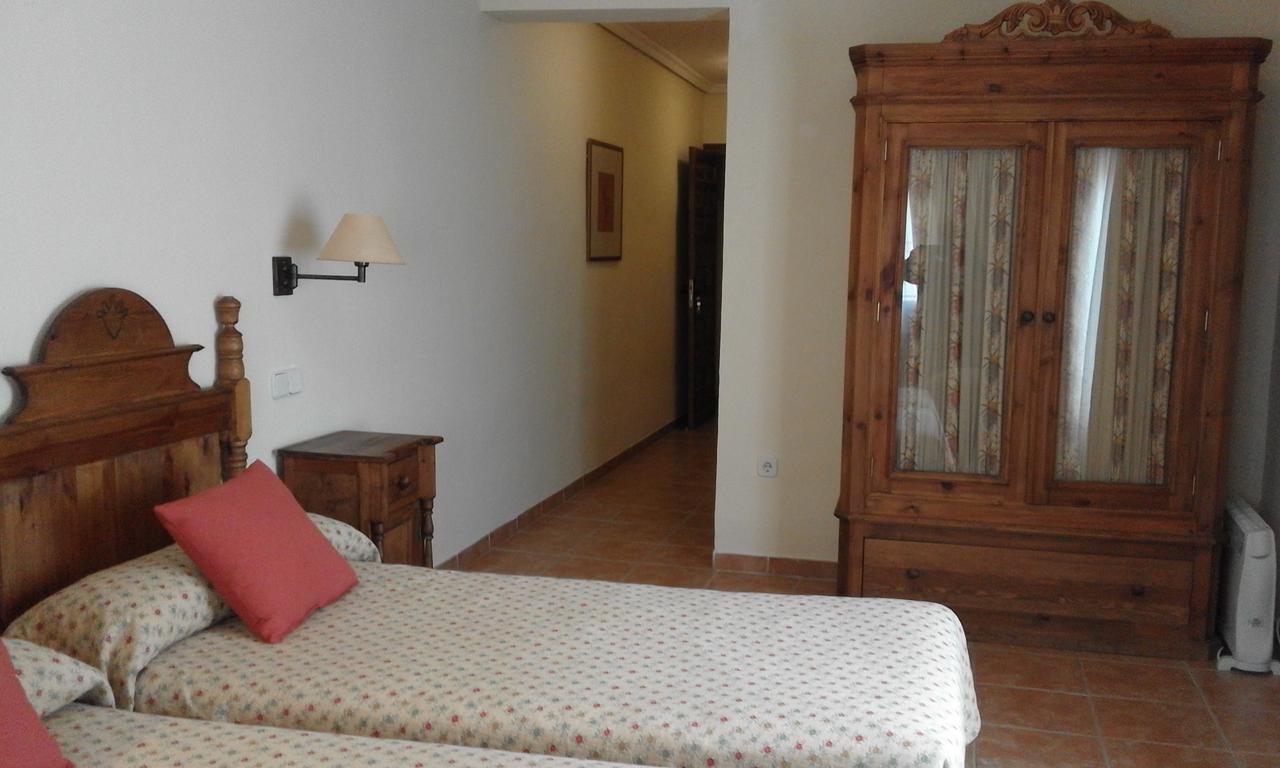 Hostal Rural Cumbres De Castilla Mandayona Buitenkant foto