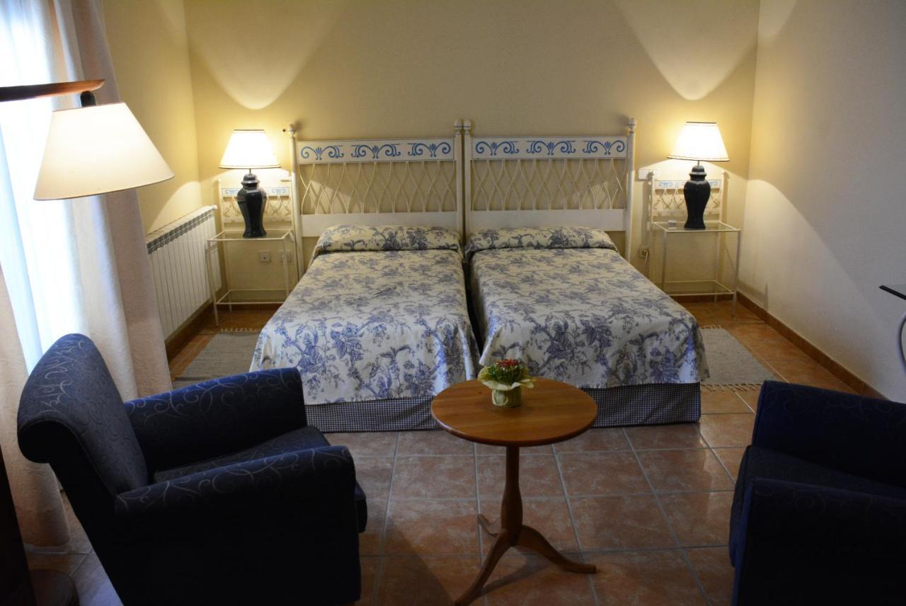 Hostal Rural Cumbres De Castilla Mandayona Buitenkant foto
